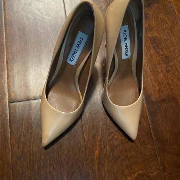Nude Steve Madden Pumps - Picture 6 of 6